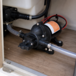 GP12 Bomba de Presión Automática 12V | Compacta y Potente para Caravanas, Riego y Agua a Presión - Imagen 2